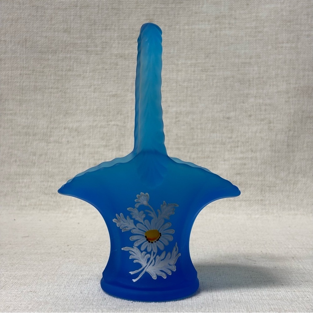 Westmoreland Blue
Satin Hand Painted Daisies 6.75" Glass
Basket